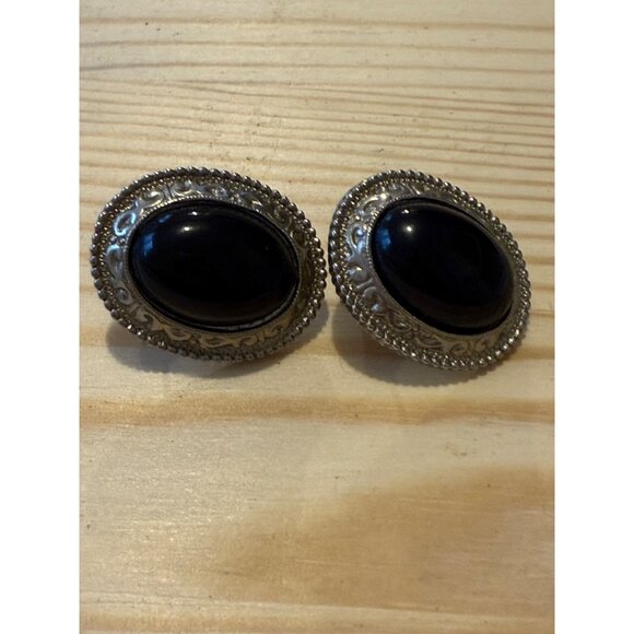Vintage Oval Black Stone Pierced Earrings With Intricate Metal Detail - Picture 2 of 4